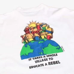 Vintage 'Educator' T-Shirt -Carhartt || Harley Davidson Shop IMG 2262 cut 4ad3ab1f d3af 41bb b2f9 d81459b14ddc