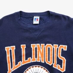Russell Athletic 'Illinois' Sweatshirt -Carhartt || Harley Davidson Shop IMG 7367 cut efd18cf6 4e2f 46b3 8c25 e276880de6d9