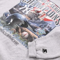 'New York Yankees' Sweatshirt -Carhartt || Harley Davidson Shop SHOP 1221 cut